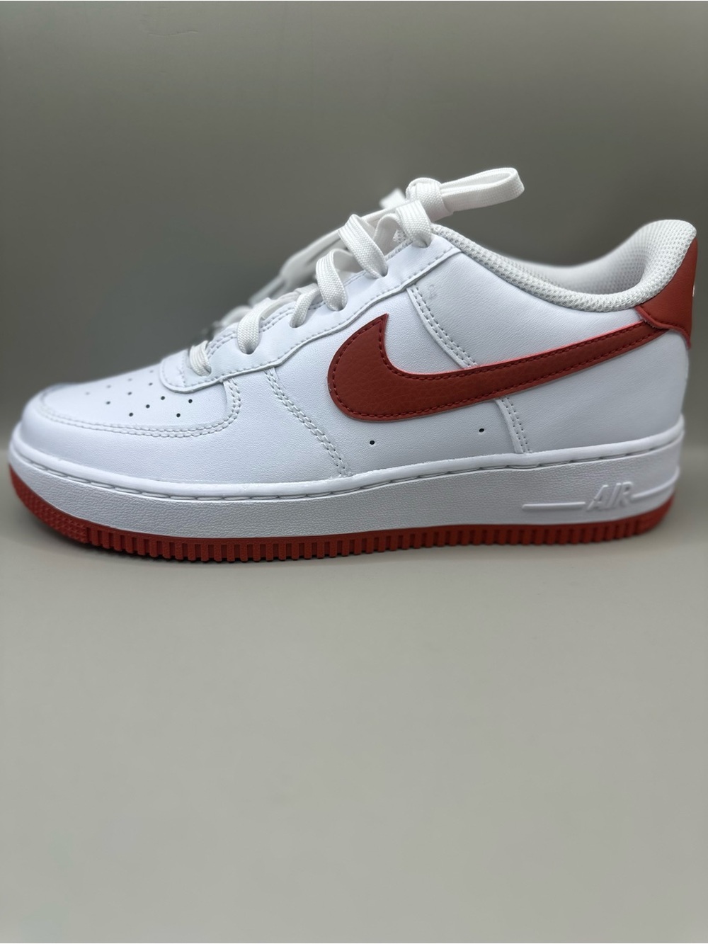 **NEW** Nike Aur Force 1 Low “White Red” sz 6